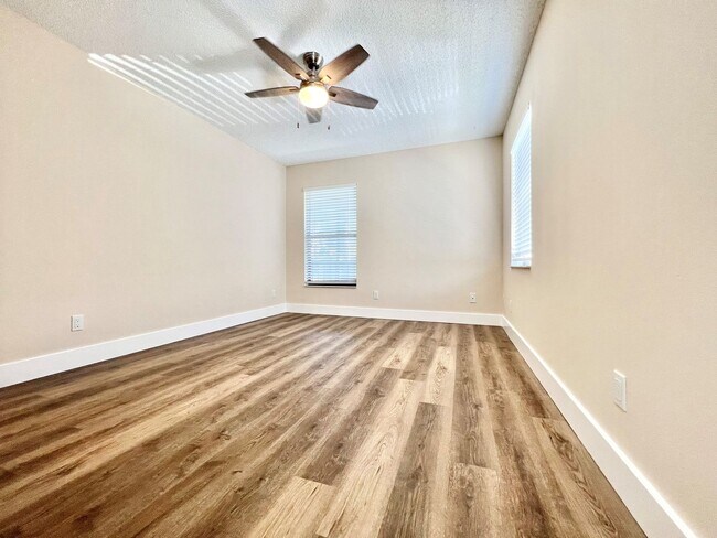 Building Photo - 5309 Summerlin Rd