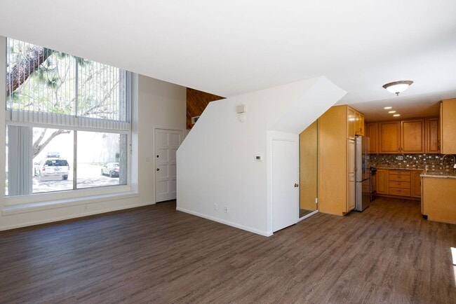 Building Photo - Ventura | Todd Ranch Townhome | 3 Bedroom + 2 Bathroom
