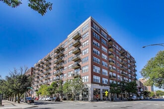 Building Photo - 6 S Laflin St