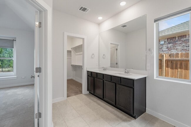 Building Photo - 8215 Prairie Rye Dr