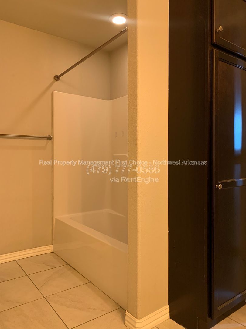 Building Photo - 2757 W Kilimanjaro Way