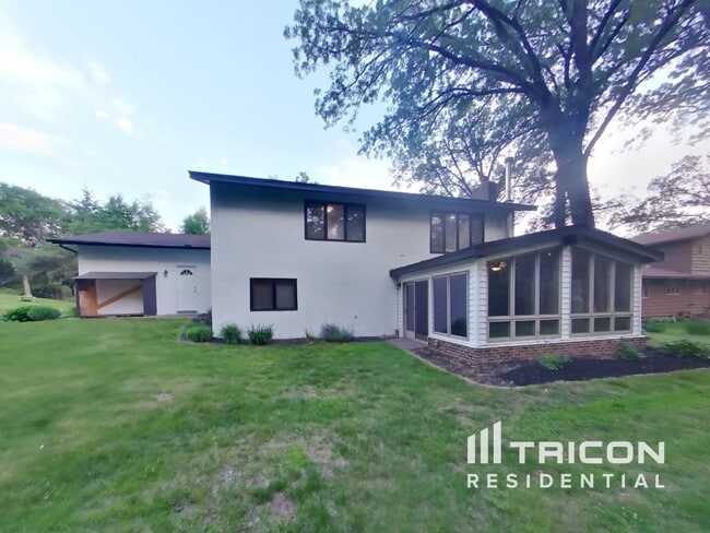 Building Photo - 12911 Overlook Rd