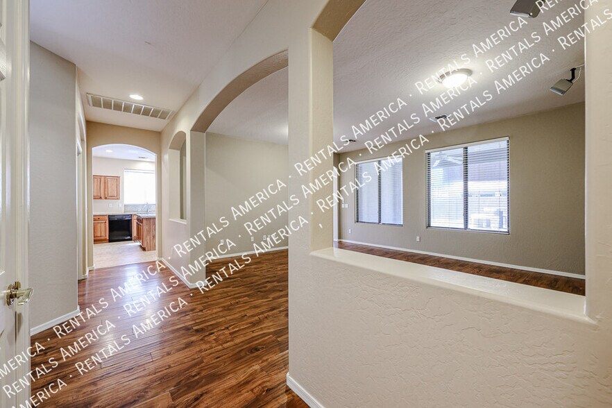 Building Photo - 6974 S Scott Dr