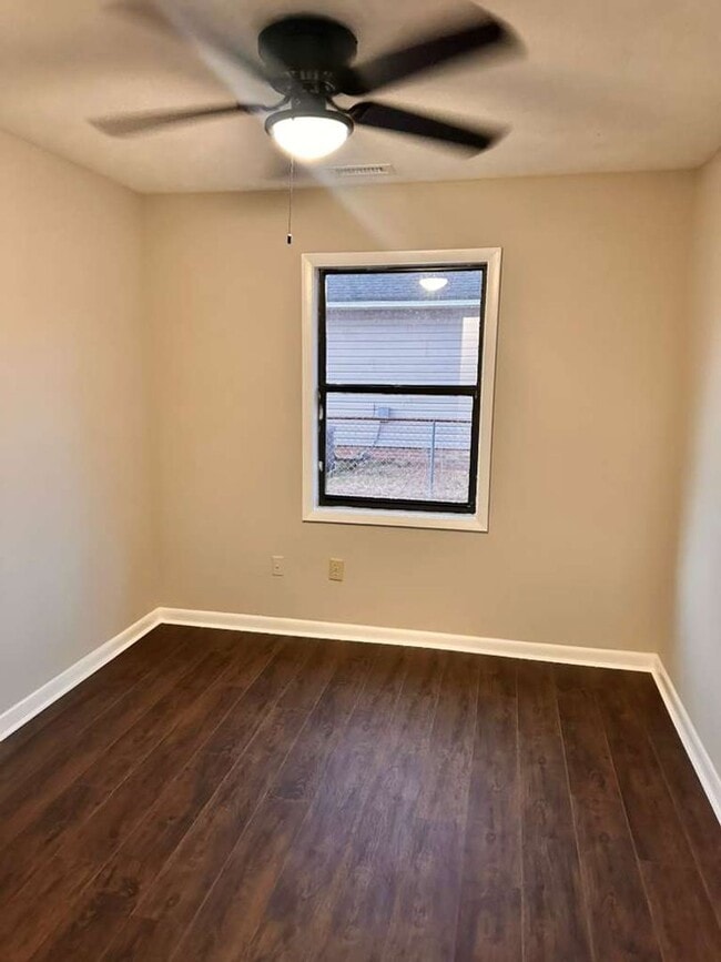 Building Photo - 6920 Timberwood Dr