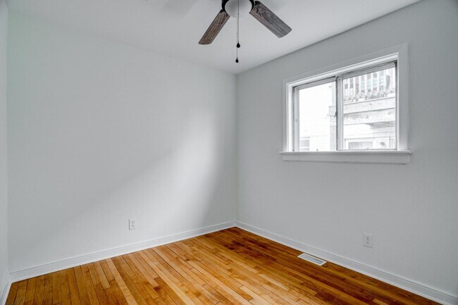 Building Photo - 2403 Flint St