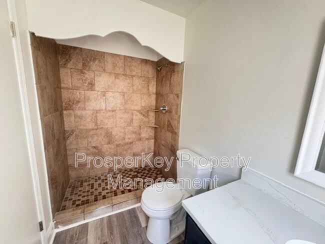 Building Photo - 210 Playa Del Ray Dr