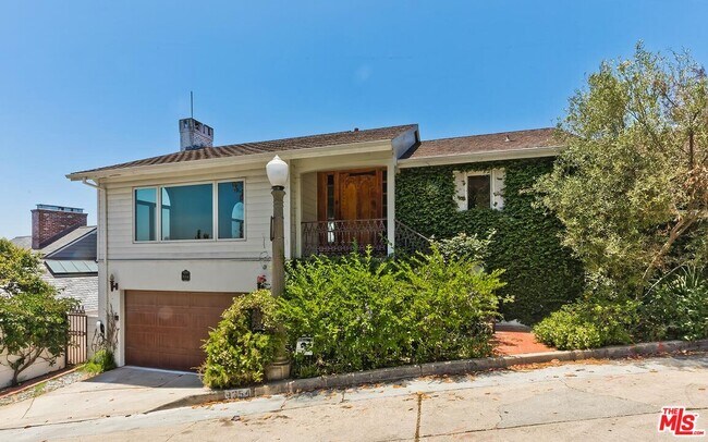 Building Photo - 9354 Claircrest Dr