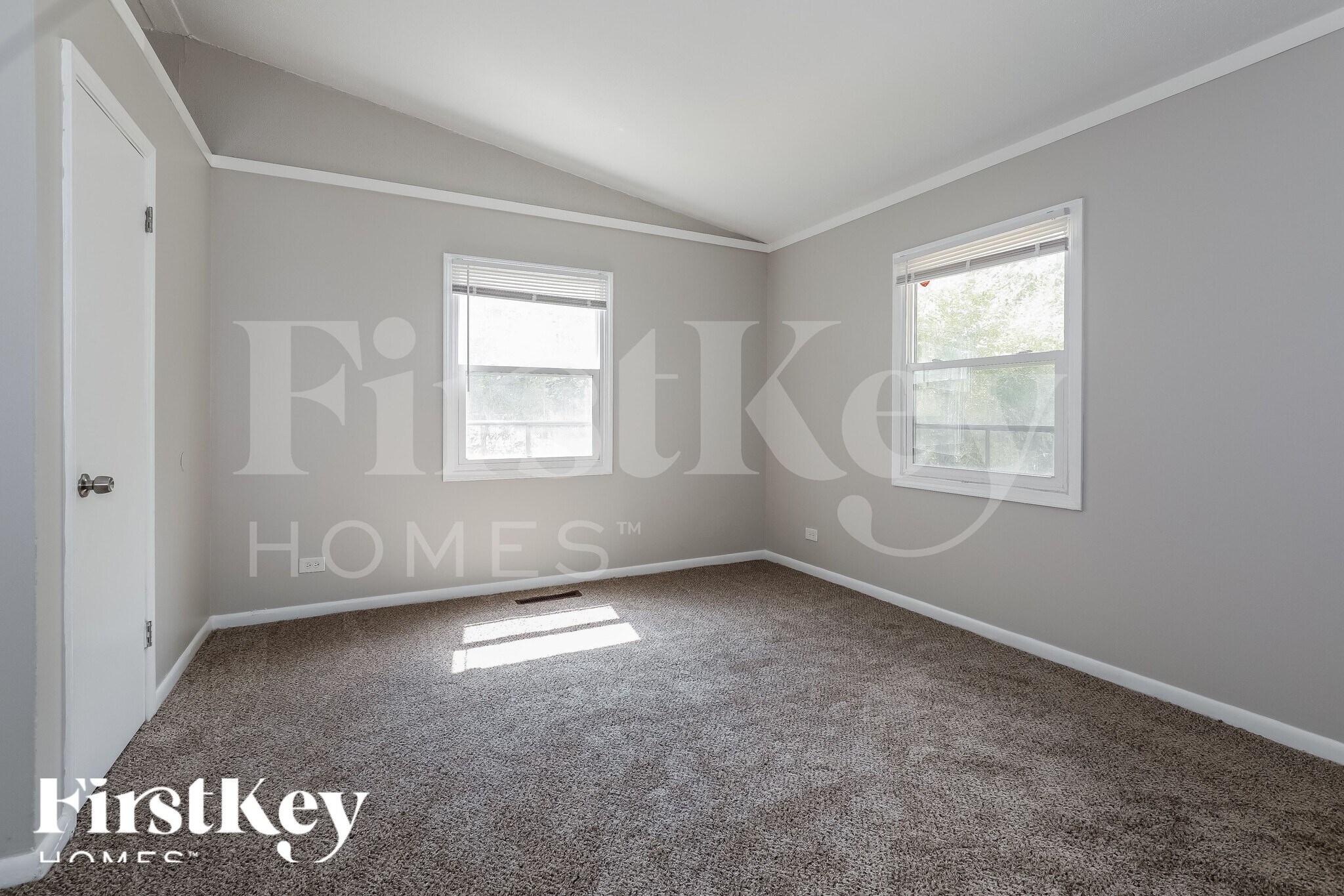 Building Photo - 16759 Artesian Ave