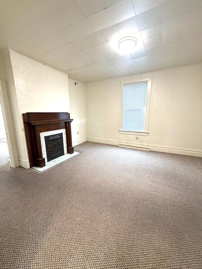 Building Photo - 914 Lawrence St