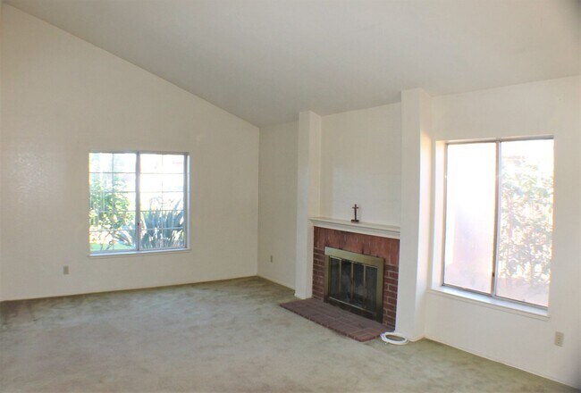 Building Photo - 25740 Rosebay Ct