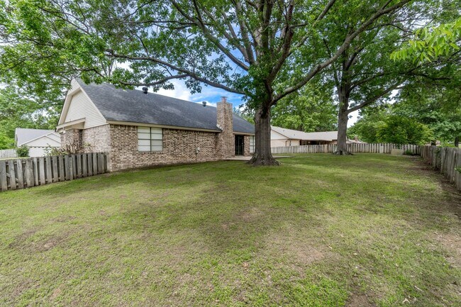 Building Photo - Beautiful 3 Bed 2 Bath Home for Rent in Fo...