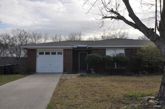 Building Photo - 5709-5711 Shadydell Drive