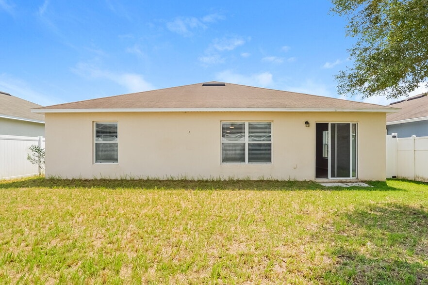 Building Photo - 1617 Strathmore Cir
