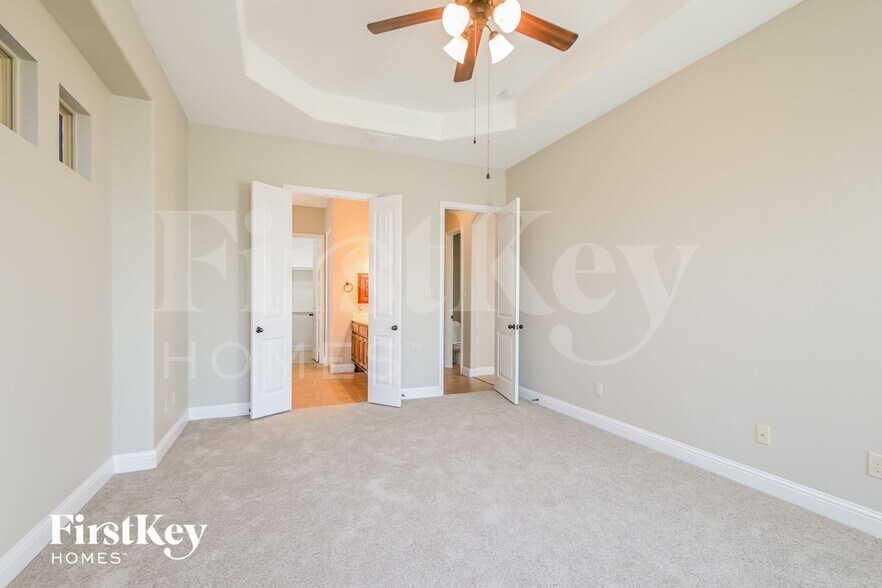 Building Photo - 1045 Dunhill Lane