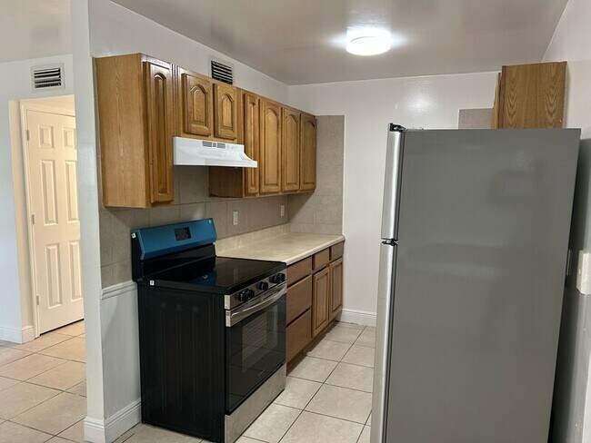 Primary Photo - 401 SW 13th Pl