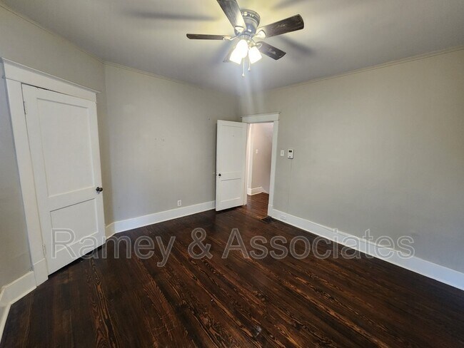 Building Photo - 2029 Baringer Ave