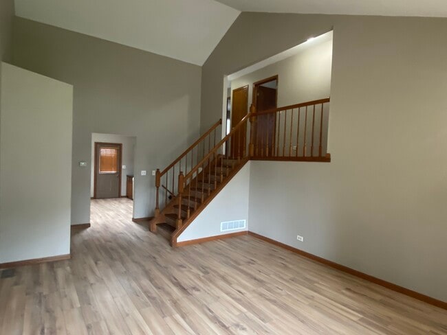 Building Photo - 2021 Kirschoff Ave