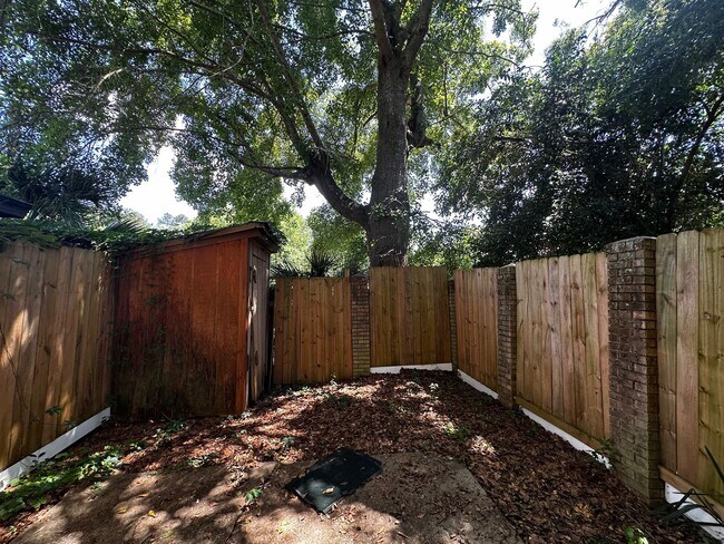 Building Photo - 609 Acorn Grove Ct