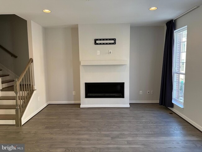 Building Photo - 620 Leigh Wy.