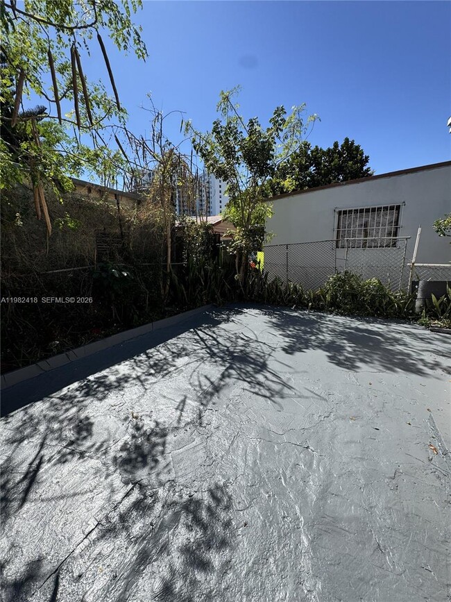 Building Photo - 2142 NW 1st St