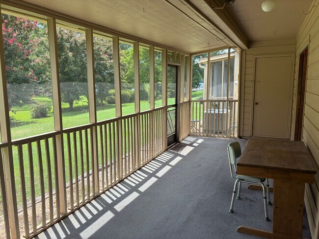 Building Photo - 40 Boardwalk Ln
