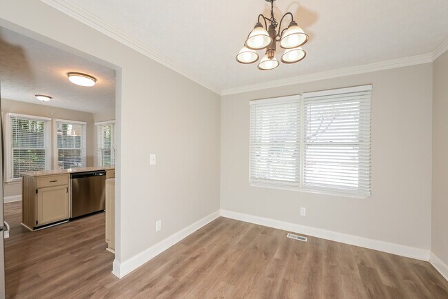 Building Photo - 1218 Raleigh Way NW