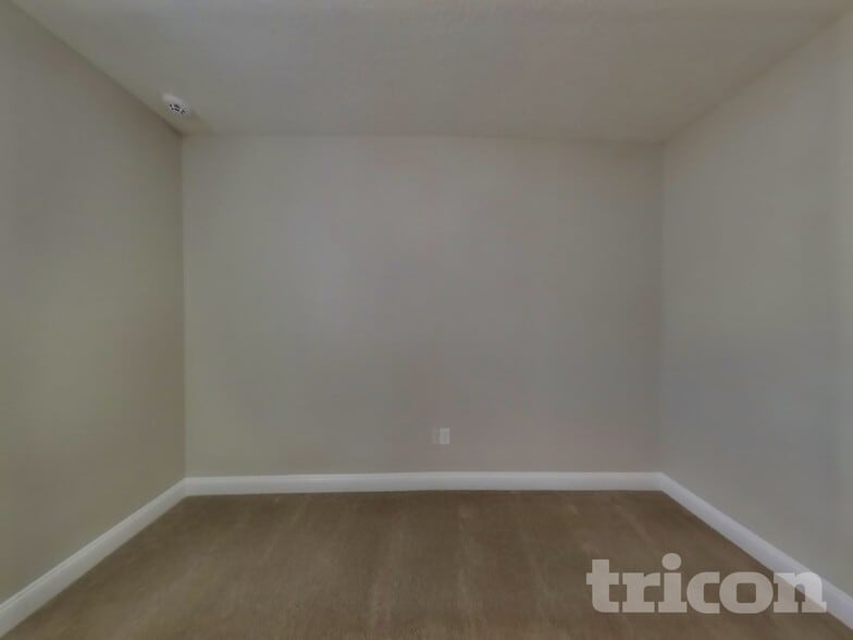 Building Photo - 10885 Chitwood Dr