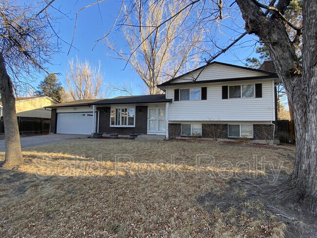 Building Photo - 4811 Villa Cir