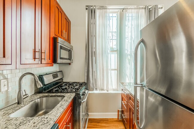 Building Photo - 333 2nd St NE