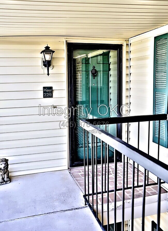 Building Photo - 4400 Hemingway Dr