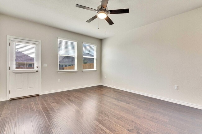 Building Photo - 12121 Cimaizon Dr
