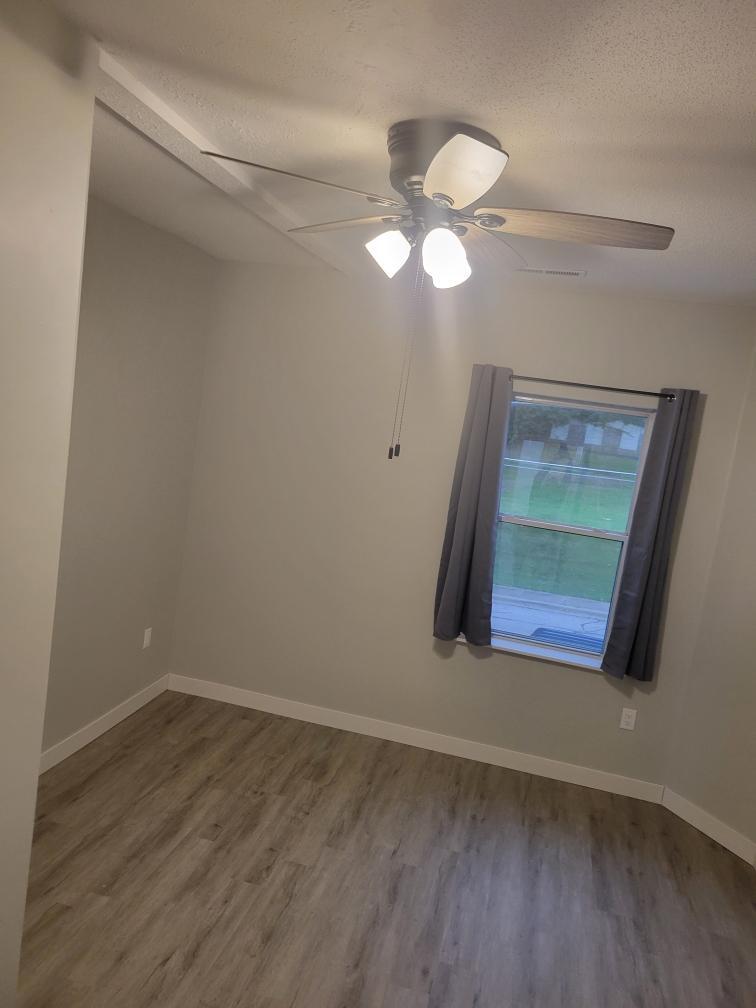 Building Photo - 1122 Valley St