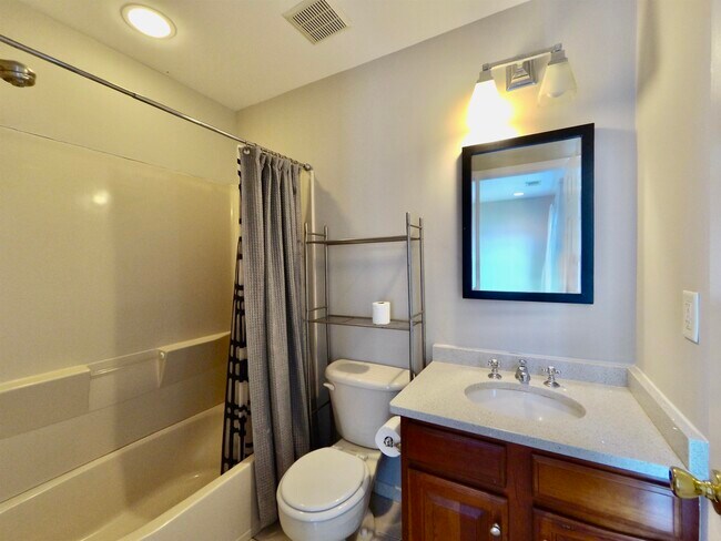 Building Photo - 25 MALLARD Pl