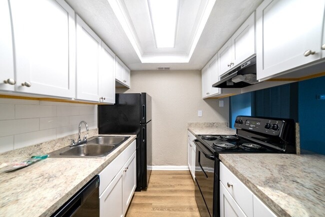 Building Photo - Lago Bello Apartment Homes