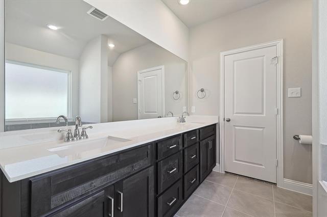 Building Photo - 405 Portina Dr