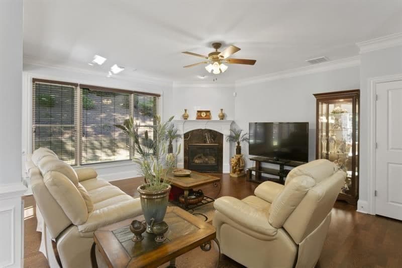 Building Photo - 5840 Vista Brook Dr