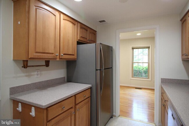 Building Photo - 436 N Park Dr