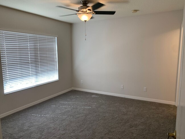 Building Photo - GORGEOUS 3 BEDROOM, 2.5 BATHROOM TOWNHOME LOCATED IN THE HERITAGE HARBOUR COMMUNITY AT LIGHTHOUSE...