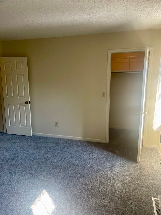 Building Photo - 3140 Burke Mill Ct