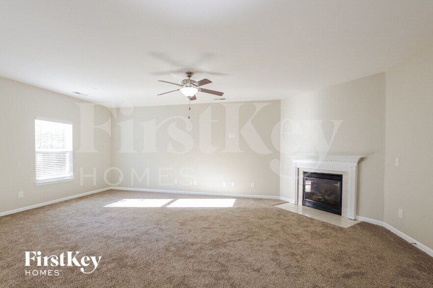 Building Photo - 15607 Lakepoint Forest Dr