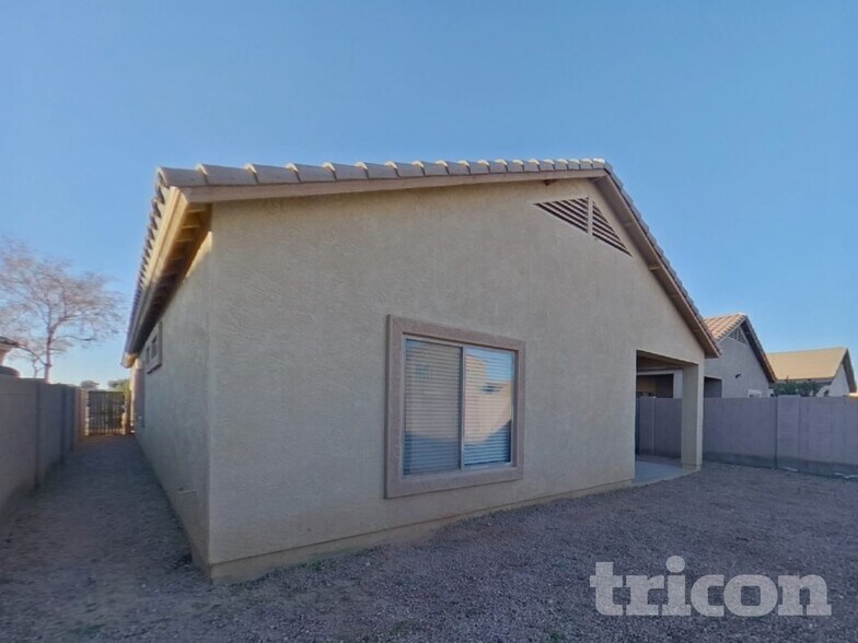 Building Photo - 42756 W Elizabeth Ave