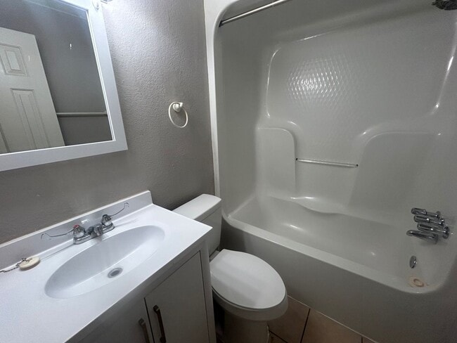 Building Photo - 1019 Monticello St