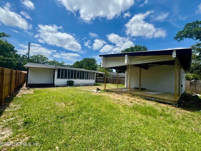 Building Photo - 379 Orange Ave