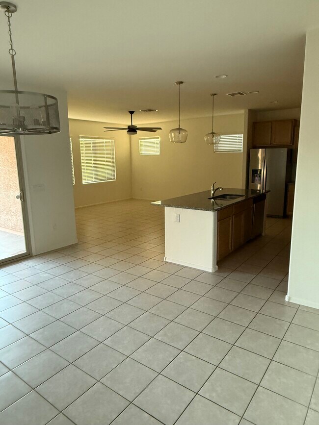 Building Photo - 794 E Catwalk Pl