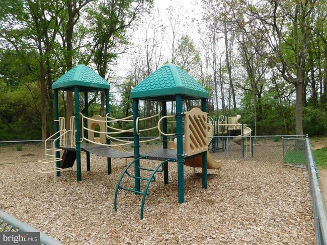 Building Photo - 6147 Leesburg Pike