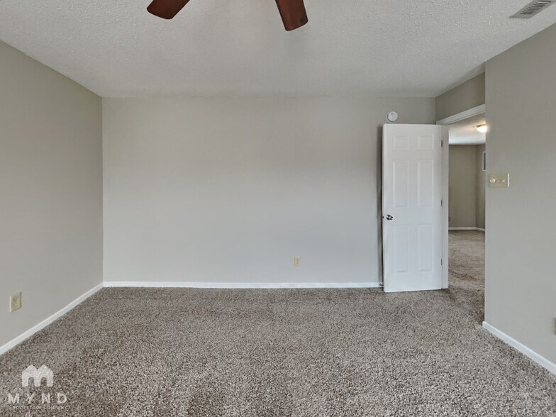 Building Photo - 12363 Rose Haven Dr