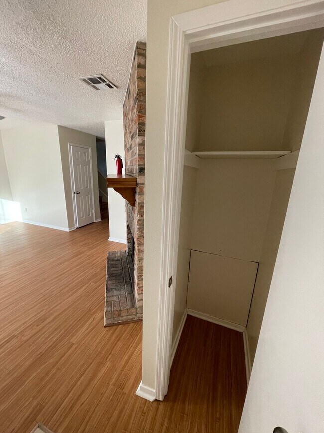 Building Photo - 964 Winter Garden Dr