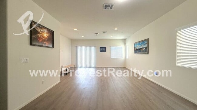 Building Photo - 10732 Quarter Horse Ave