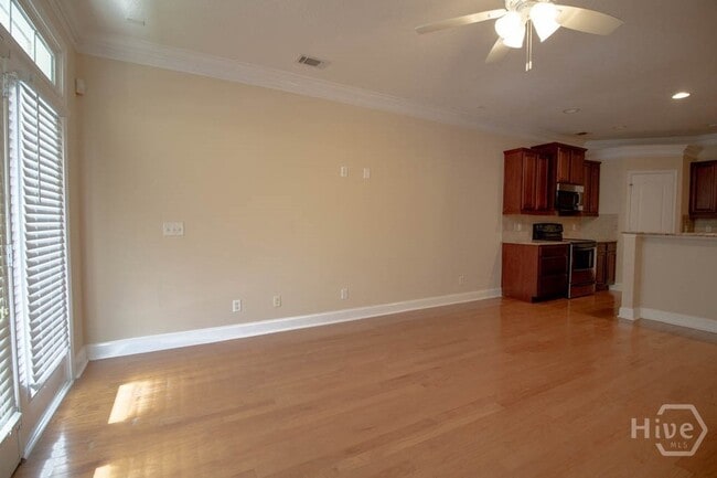 Building Photo - 127 Ventura Pl