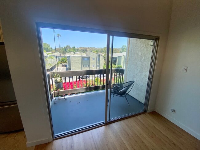 Building Photo - 1311 Summertime Ln